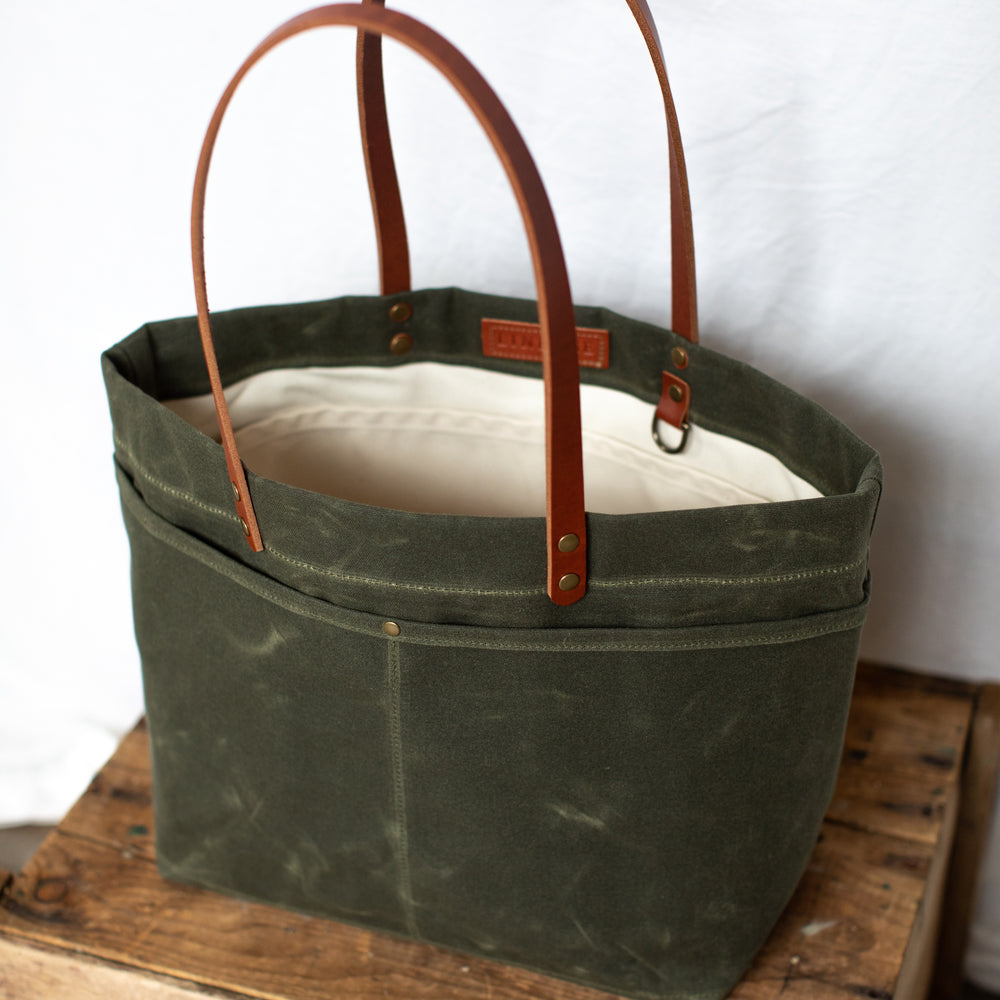 Mountain Laurel Tote - Olive